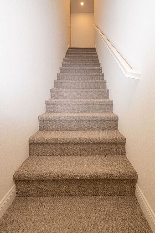 Building Photo - Bright and Airy Split-Level Townhouse in W...