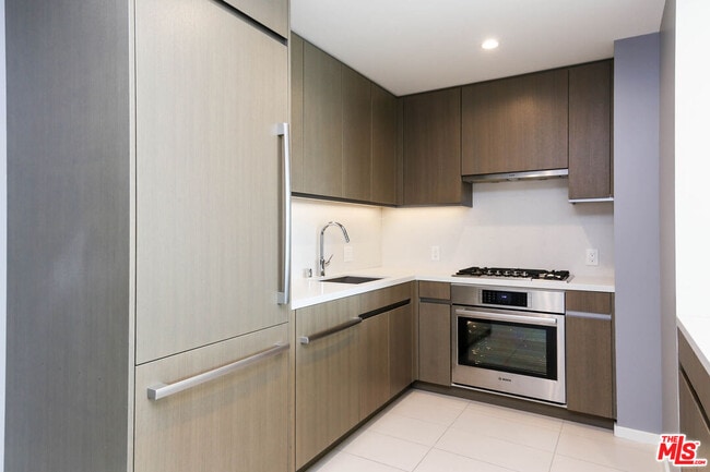 Building Photo - 889 Francisco St