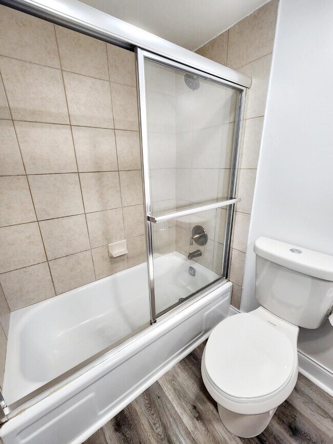 Building Photo - 4384 NW 9th Ave