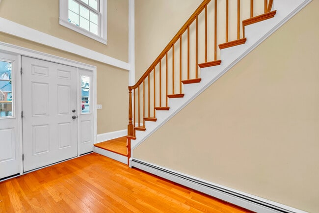 Building Photo - 4 Warren St