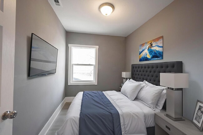 Building Photo - 24 N Euclid Ave