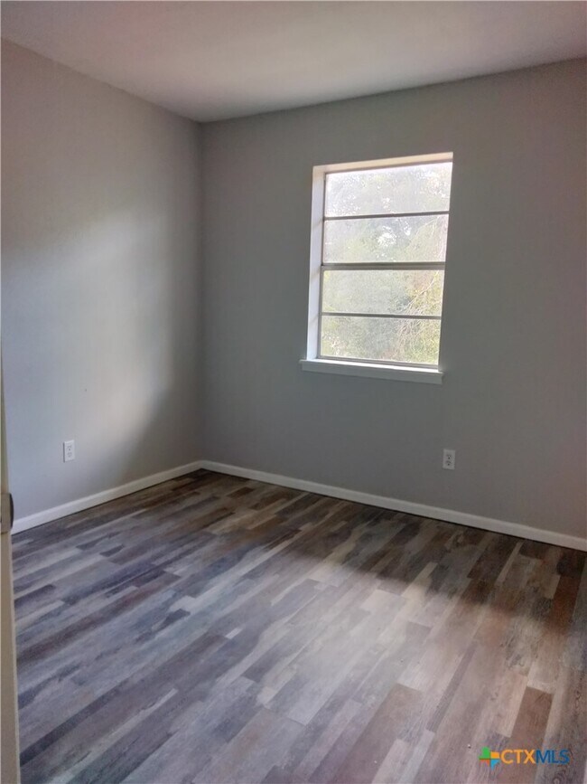 Building Photo - 1028 Jefferson Ave