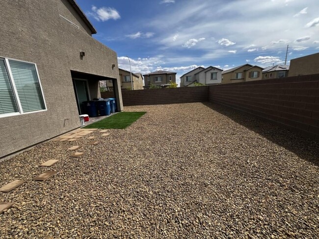 Building Photo - 2825 Overlook Brk St