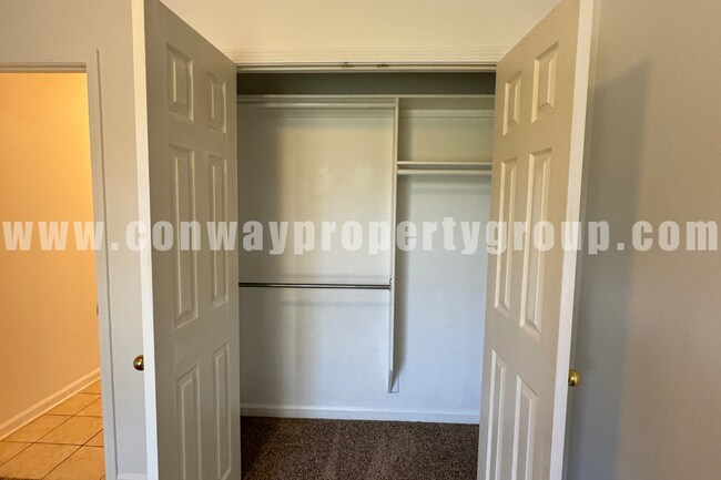 Building Photo - 96 Donna Kay Dr