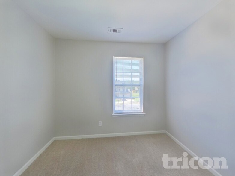 Building Photo - 4920 Hopewood Ln