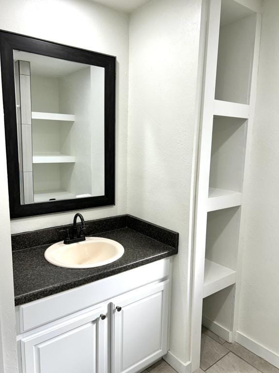 Building Photo - 3007 E Corona St