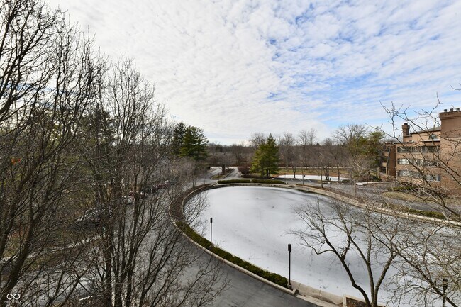 Building Photo - 8555 One W Dr