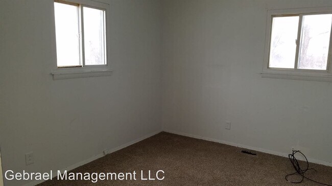 Building Photo - 420 Pingree Ave