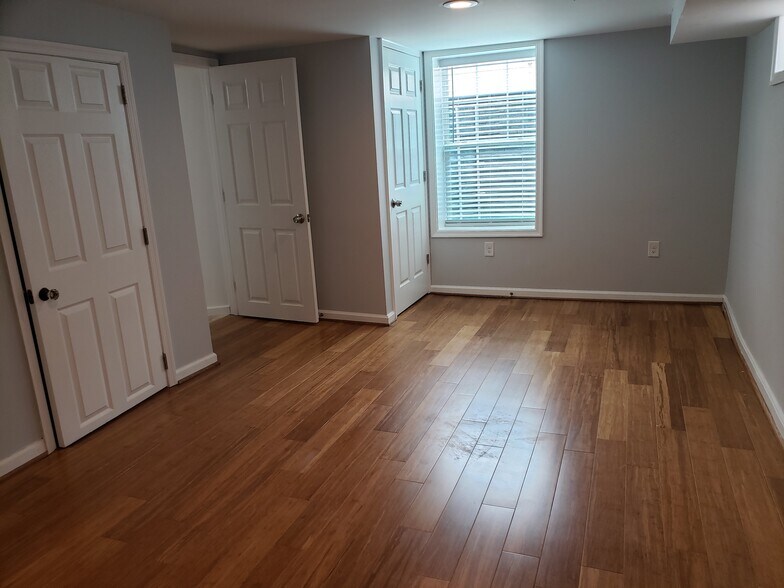 Building Photo - 4851 Arlington Blvd