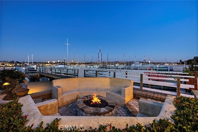 Building Photo - 900 E Balboa Blvd