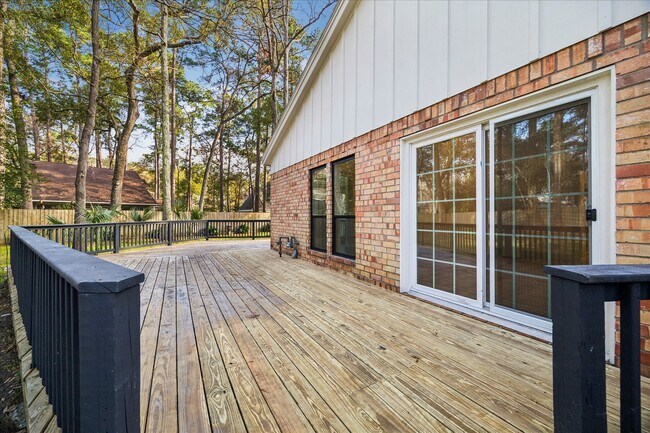 Building Photo - 2306 Mill Lake Dr