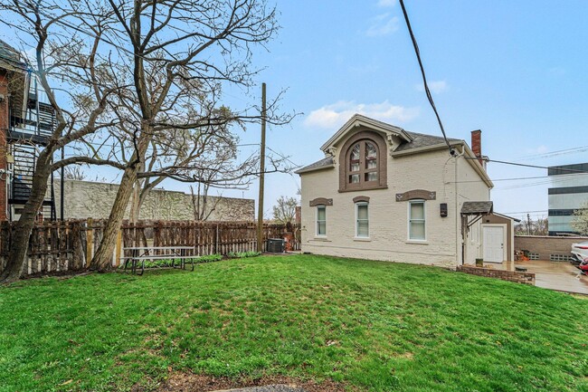 Building Photo - 1391 Woodbridge St