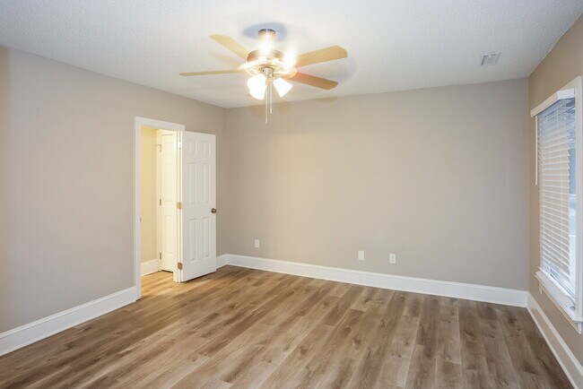 Building Photo - 6009 Burnt Mill Run