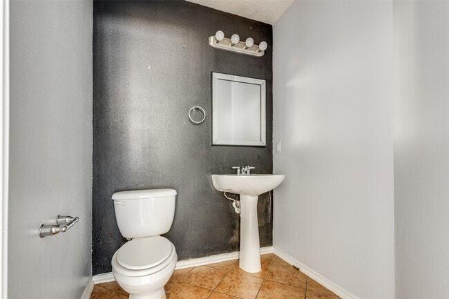 Building Photo - 7231 Winter Song Dr