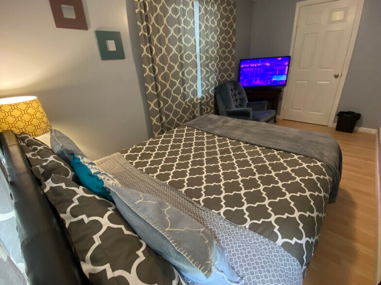 Building Photo - 1930 Reese Ave