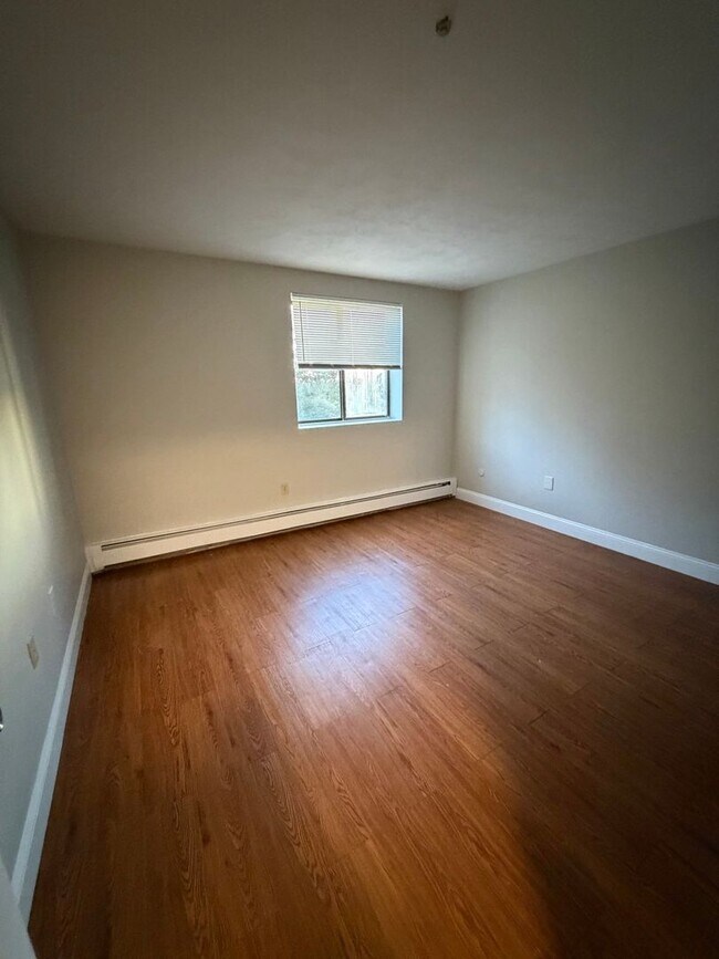 Interior Photo - Harvard Street Apartments