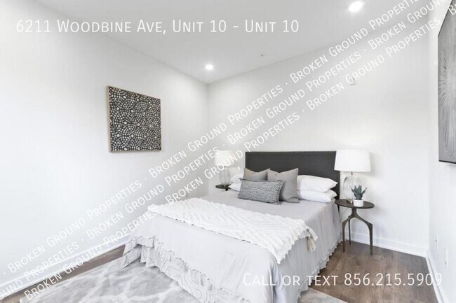 Building Photo - 6211 Woodbine Ave