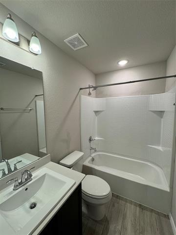 Building Photo - 6033 Seguin Ct