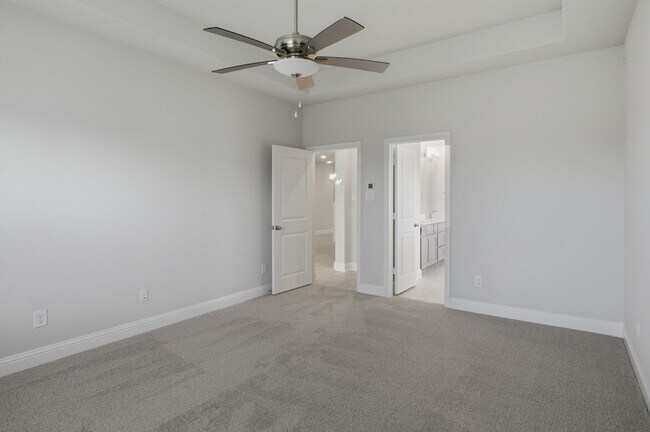 Building Photo - 1224 Redcoat Dr
