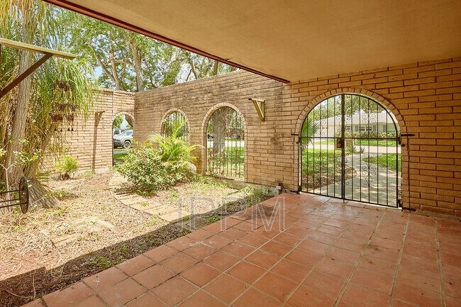Building Photo - 5108 Manana Cir