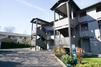 Building Photo - Stylish 2Bdr w/Stainless Appl, W&D, Private Balcony