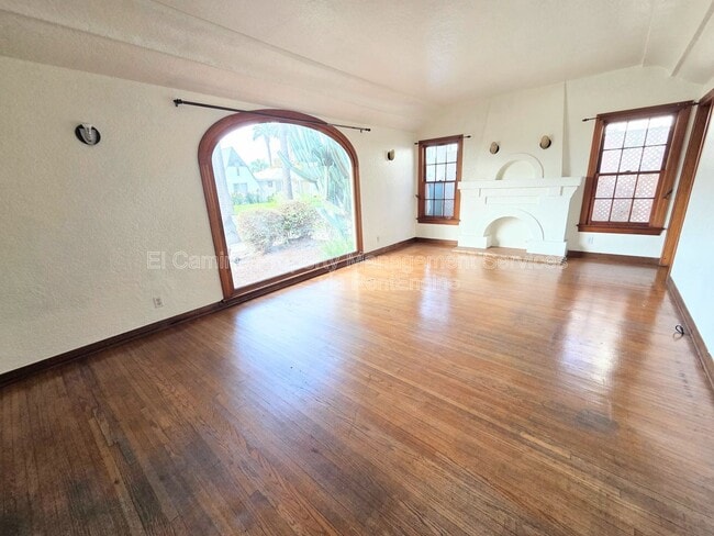 Building Photo - 2068 San Francisco Ave