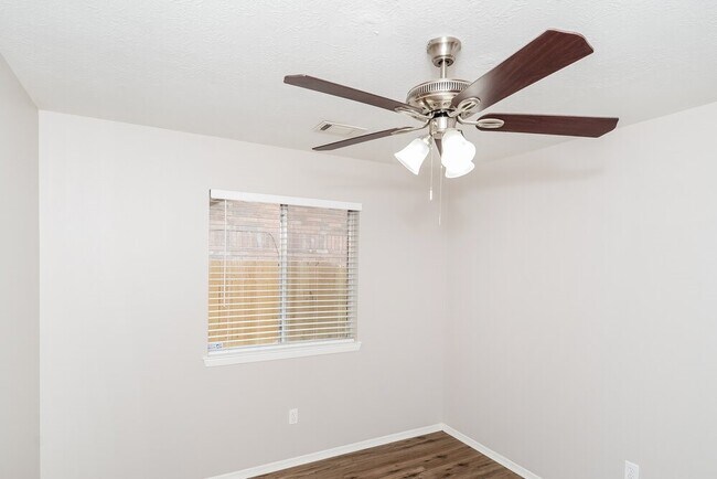 Building Photo - 4906 Temple Bell Dr