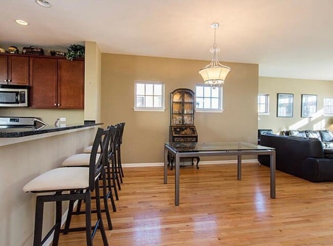 Building Photo - 7426 W Fullerton Ave