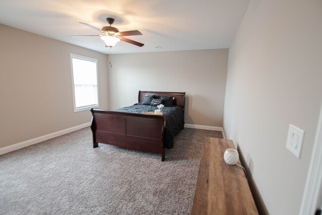 Building Photo - Pet Friendly Four Bedroom!