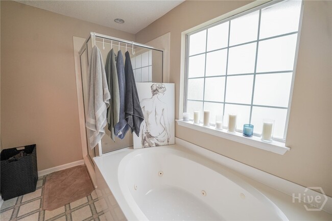 Building Photo - 618 Laurel Hill Cir