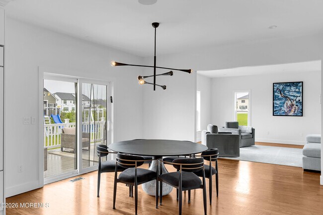 Building Photo - 1675 St Regis Ct