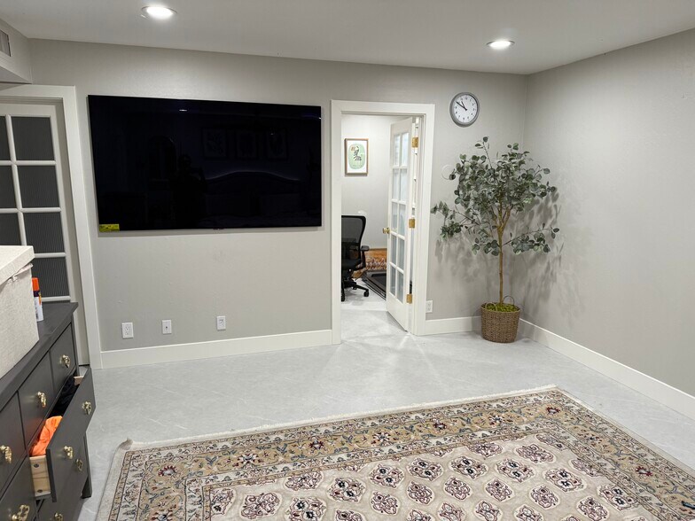 Building Photo - 109 El Porton