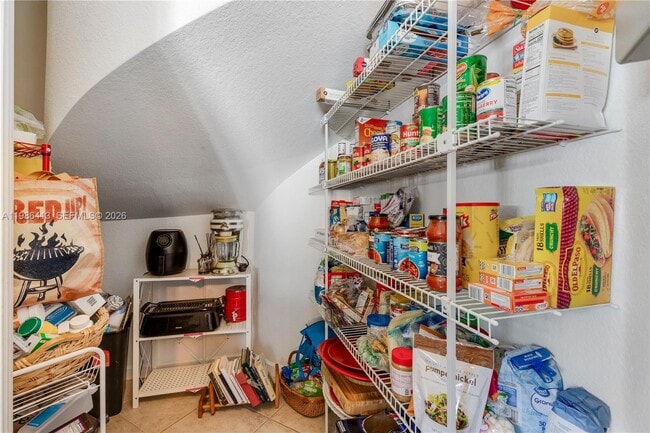 Building Photo - 2126 NE 38th Rd