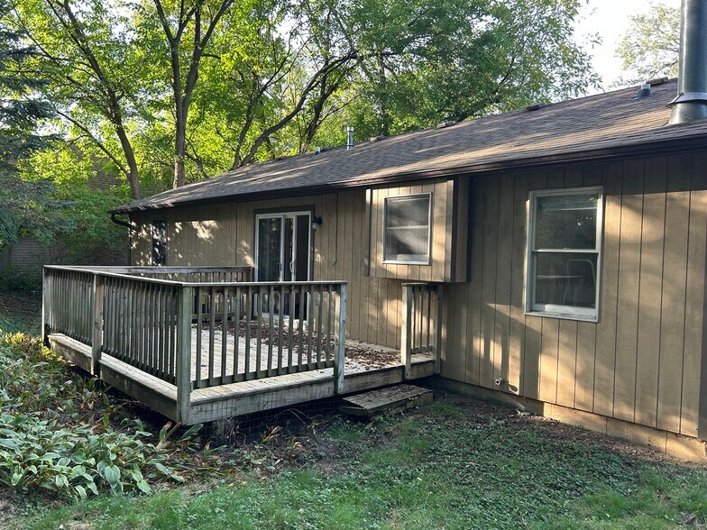 Building Photo - 38910 N Kenmore Rd