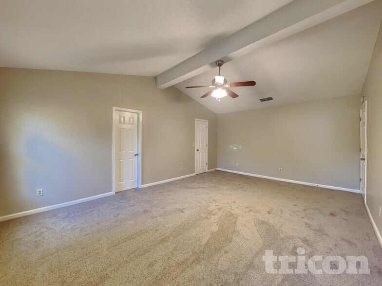 Building Photo - 4399 Princess Labeth Ct W