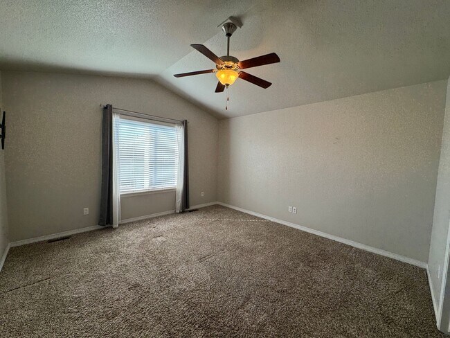Building Photo - Beautiful 4 Bed, 3 Bath Home – Modern Upgrades, Spacious Backyard & Prime Location