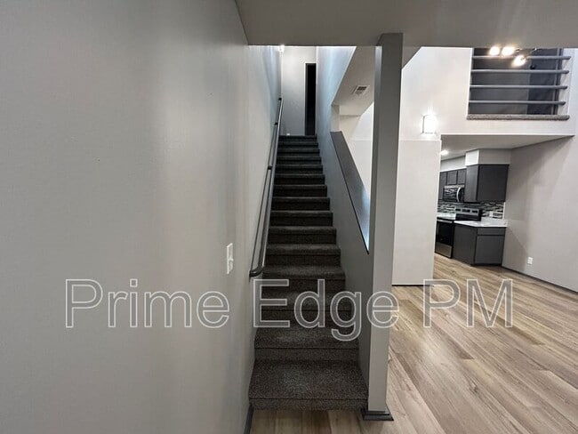 Building Photo - 1741 Ridgehaven Ct