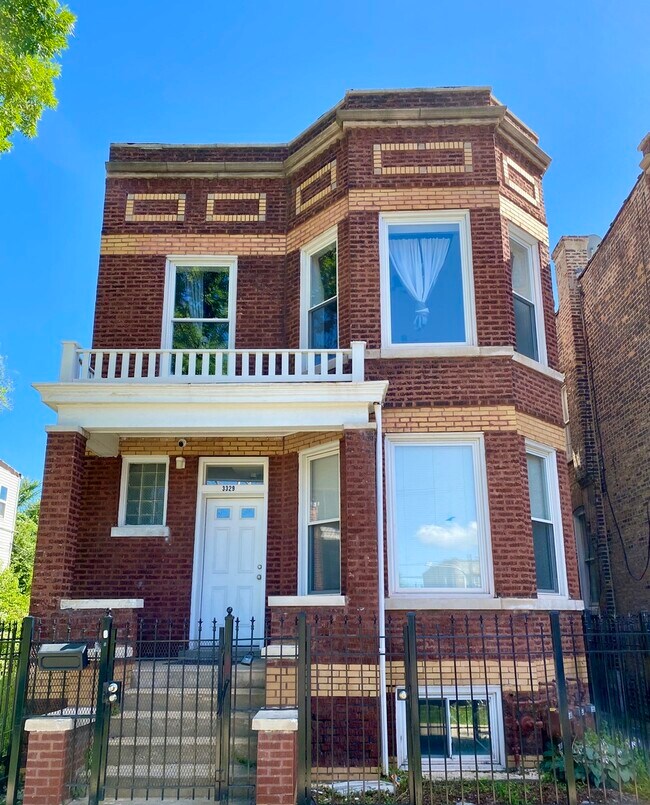 3329 W Van Buren St 3329 W Van Buren St Chicago IL 60624 Apartment