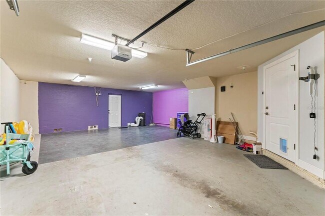 Building Photo - 512 1st St