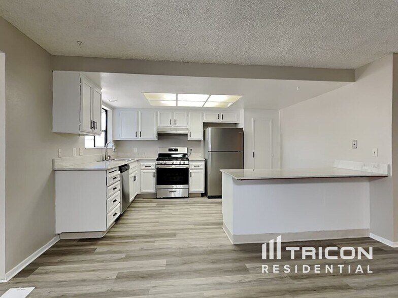 Building Photo - 2878 Goldy Way