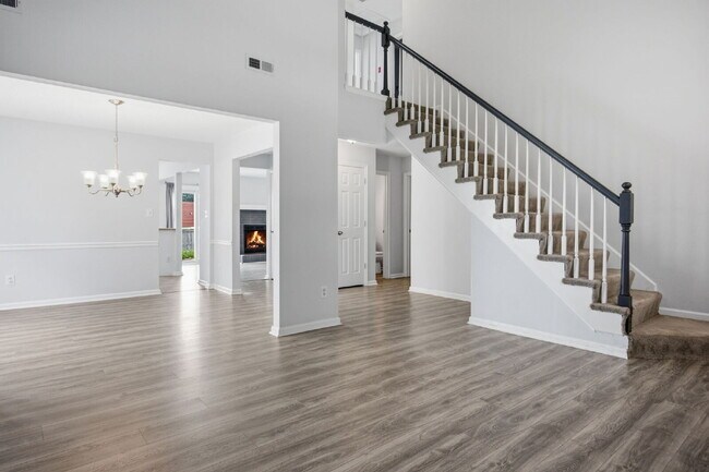 Building Photo - 3-Bedroom Home with Garage & Private Patio