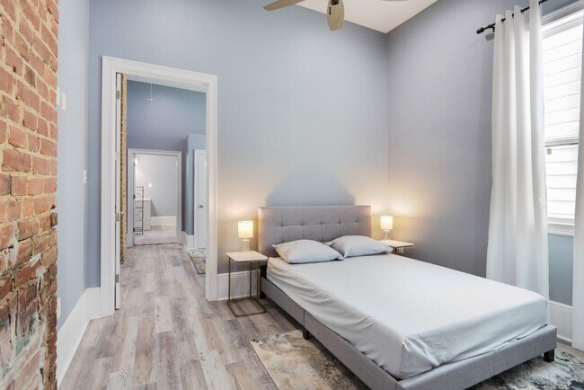 Building Photo - 2BD/2BA in Central City