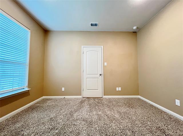 Building Photo - 918 Primrose Dr