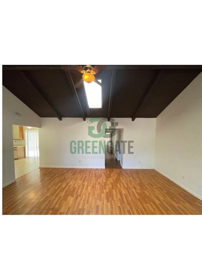 Building Photo - 3 BEDROOM 2 BATH HOME MOVE IN READY IN MODESTO!