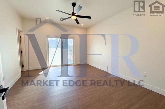 Building Photo - 3Bed/2.5Bath Townhouse in Sedona! FIRST MO...