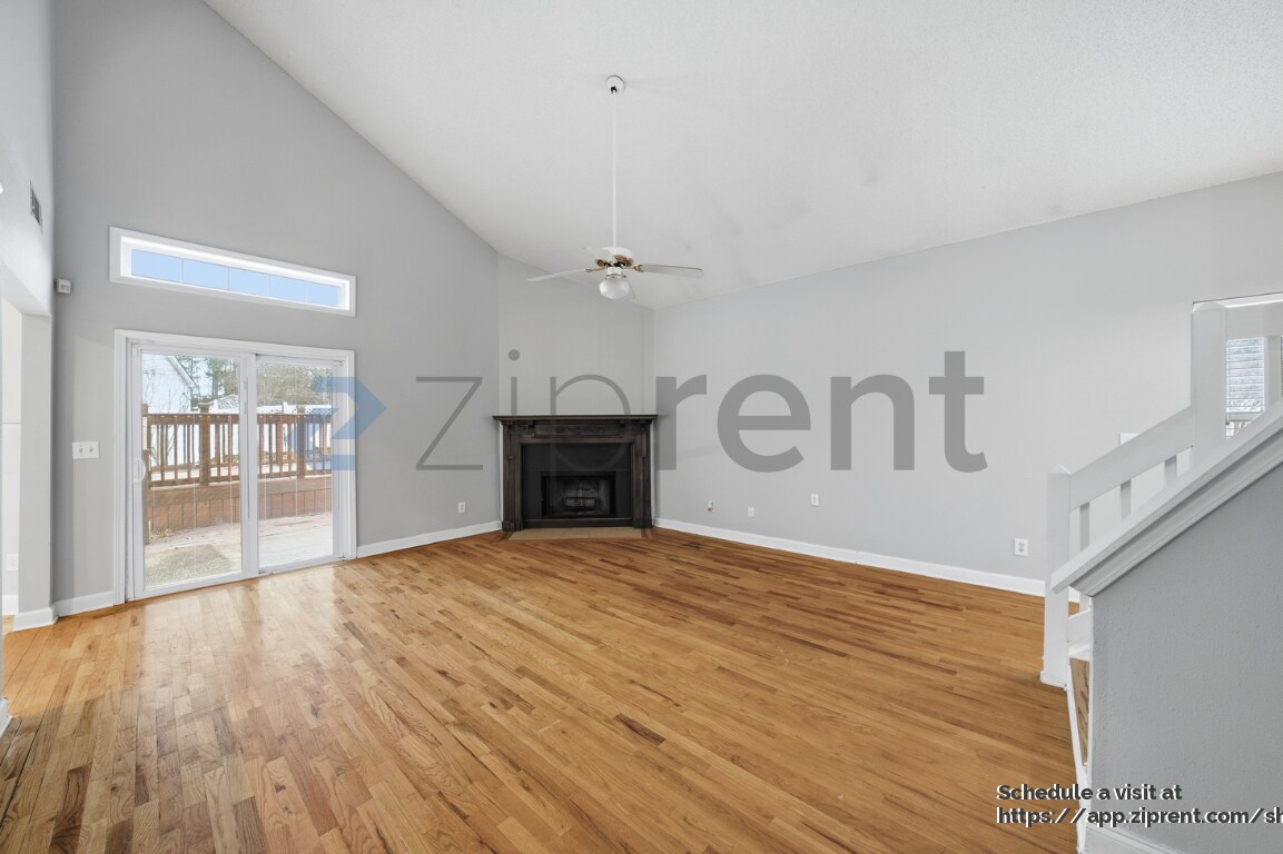 Building Photo - 2236 Raven Cir