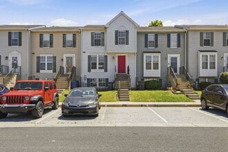 Building Photo - 927 Pirates Ct