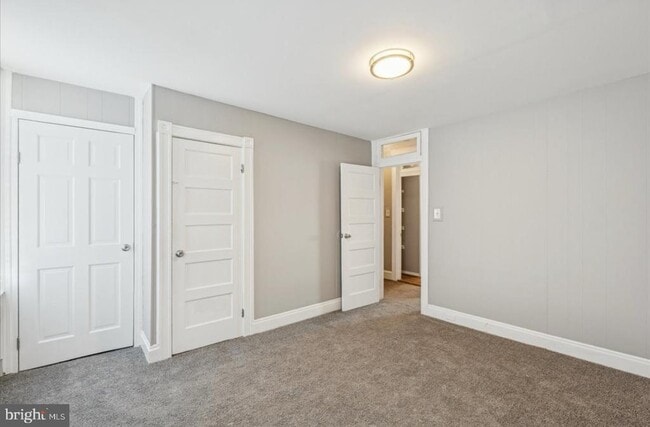 Building Photo - 30 N Abington Ave