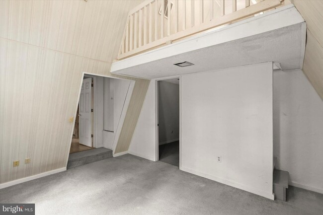 Building Photo - 555 McGlaughlin Rd