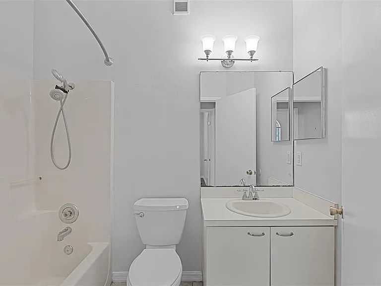 Building Photo - 160 Reserve Cir